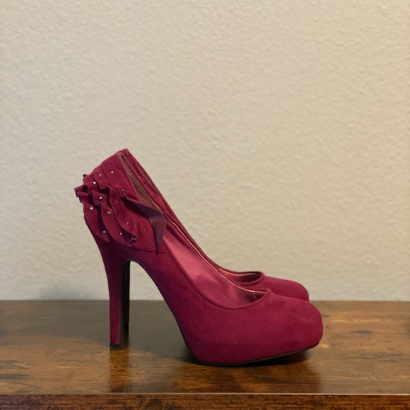 Pink Ruffle Heels Size 7.5 - Picture 5 of 10